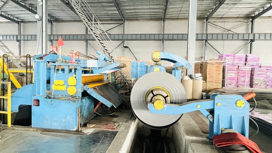 Koudgewalste Staalplaat die Machine 2200mm scheuren Wilder Metal Slitter