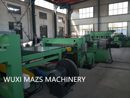 De automatisering voor Roestvrij staalplaat sneed – aan-Lengteblacking machinelijn met High-precision doctorandus in de letteren 4X1800mm