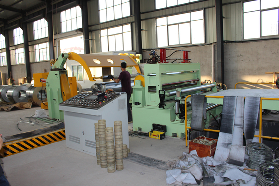 MA- (0.3-2) ×1300mm de Snijmachine van de Metaalrol voor de markt van Iran met hoge snelheid voor dikte 0.32mm