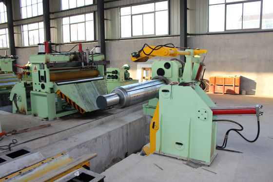 Van de doctorandus in de letteren (0,3 - 3) X1600mm Hoogspanning het Staalstroken die Machine Klantgerichte Scherpe Dikte scheuren