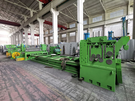 Enig Wapen Hydrualic die Decoiler Machine hoge spee voor het lichte type van Staalrol 8000kg scheuren en gebruikt om pijp te maken