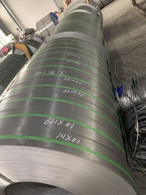 De midden Dikke Automatische Scheurende Machine van de Staalstrook voor het koudgewalste staalrol automatische scheuren werkt van materiaal