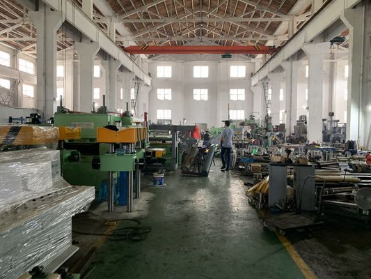 Staalrol die die lijn scheuren aan dikte 0.6~10mm die voor koudwalserij, gelaste pijpmolen, broodje wordt gebruikt machine, enz. vormen
